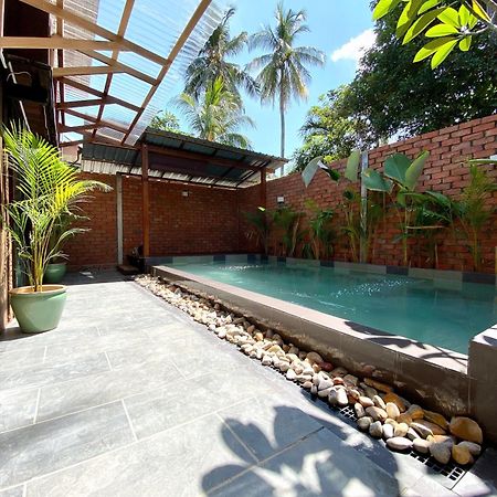 Вілла Kutum'S Wooden House - Private Pool, Breakfast & Cafe Лангкаві Екстер'єр фото