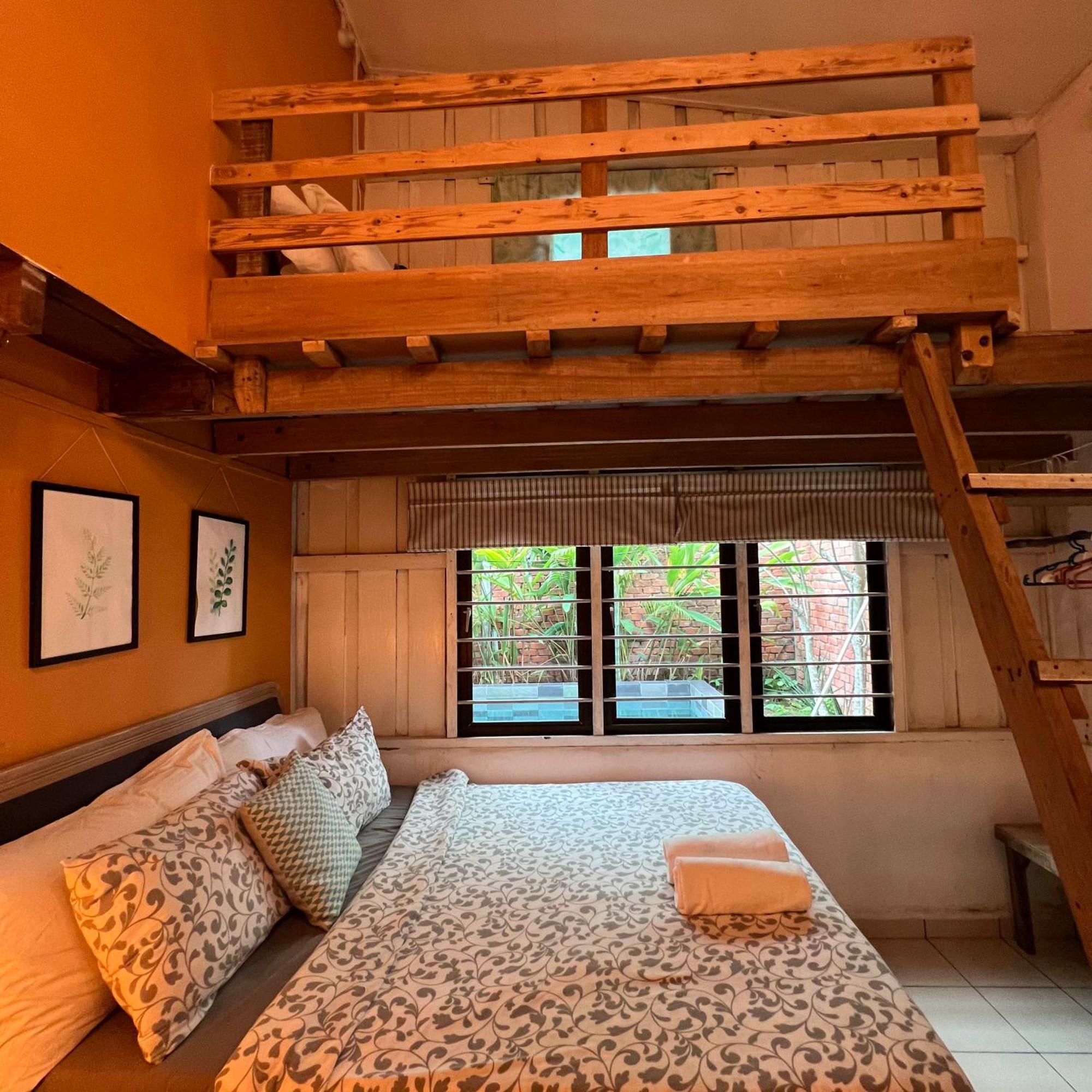 Вілла Kutum'S Wooden House - Private Pool, Breakfast & Cafe Лангкаві Екстер'єр фото