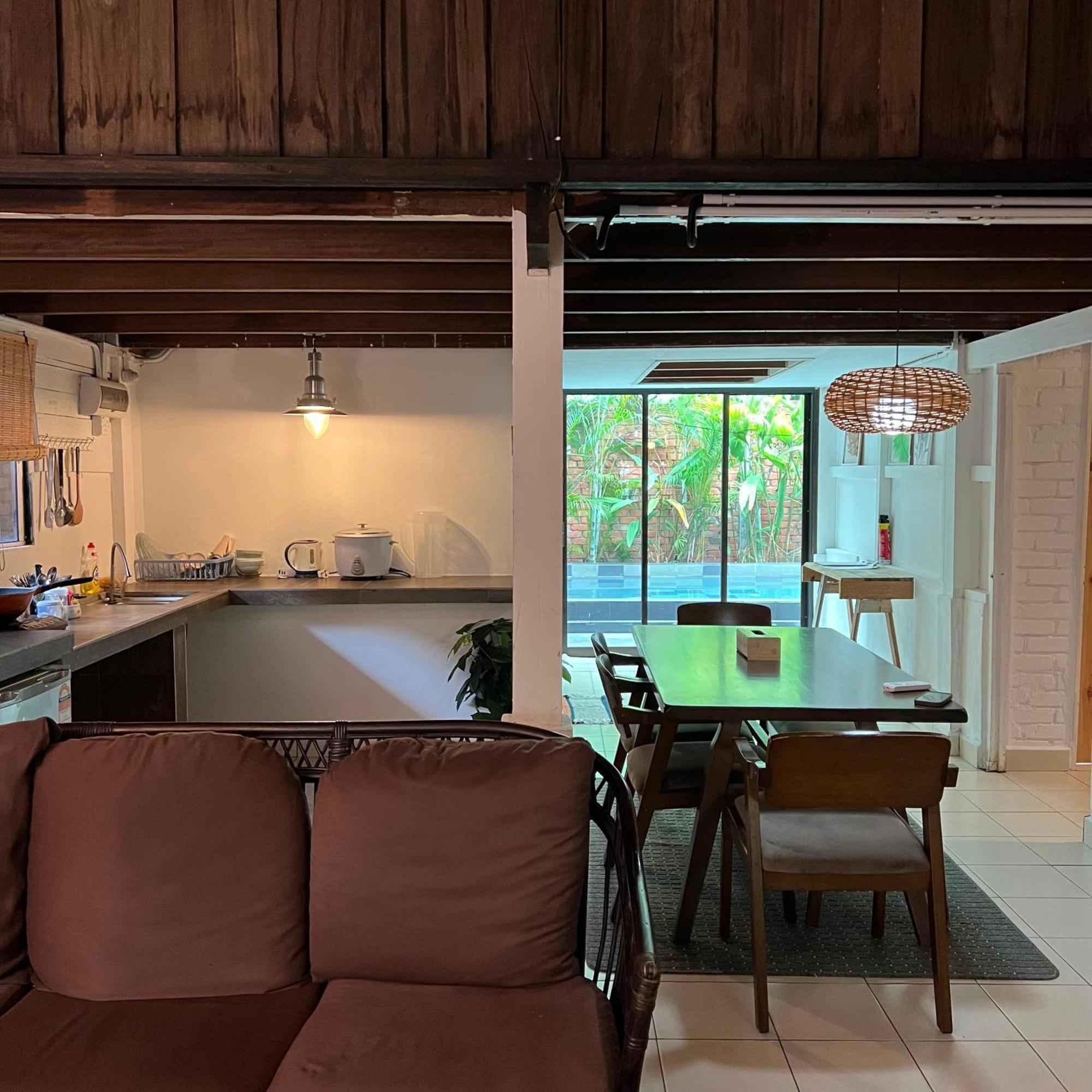 Вілла Kutum'S Wooden House - Private Pool, Breakfast & Cafe Лангкаві Екстер'єр фото